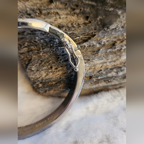 Lia Sophia " Garden Soiree" Silver Cut Crystal Bracelet - Picture 2 of 4